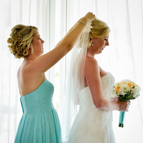 Moon Palace Greek Orthodox Wedding _Tiffany blue Cancun Bride getting ready