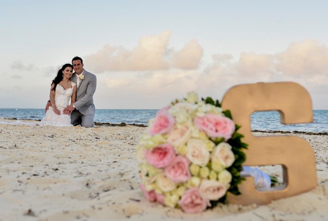 2017 Stlylish Moon Palace Wedding Beach Wedding Couple Photos 1_ By Weddings Romantique