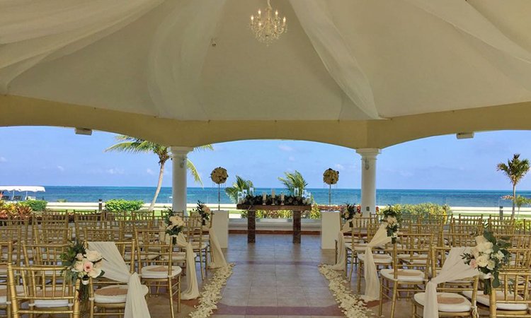 Cancun Palace Resorts Weddings_Bugambilia Gazebo Luxury Ceremony Decorations_Weddings Romantique