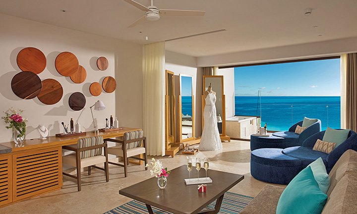 Dreams Playa Mujeres Wedding Resort Venue__Paramount Wedding Terrace_Getting ready