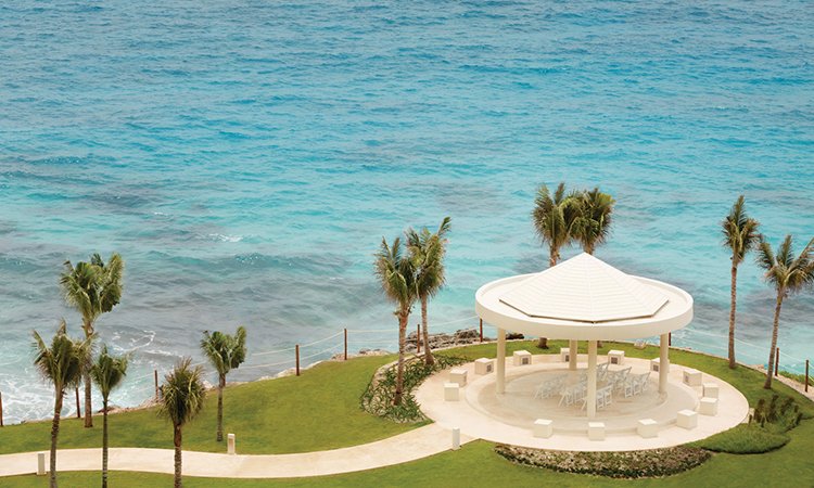 Hyatt-Ziva-Cancun-Wedding-Sky-Gazebo-3