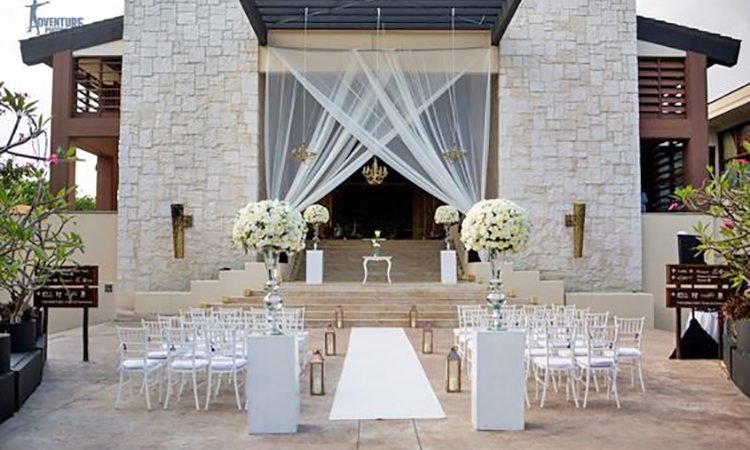 Dreams Riviera Cancun Weddings_ Luxury Grand Lobby Staircase Ceremony Location set up
