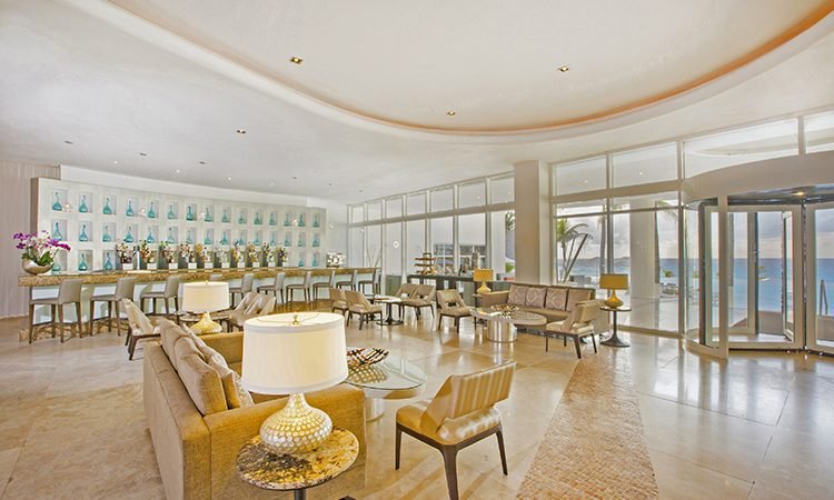 Le Blanc Cancun Weddings_ Lobby Bar